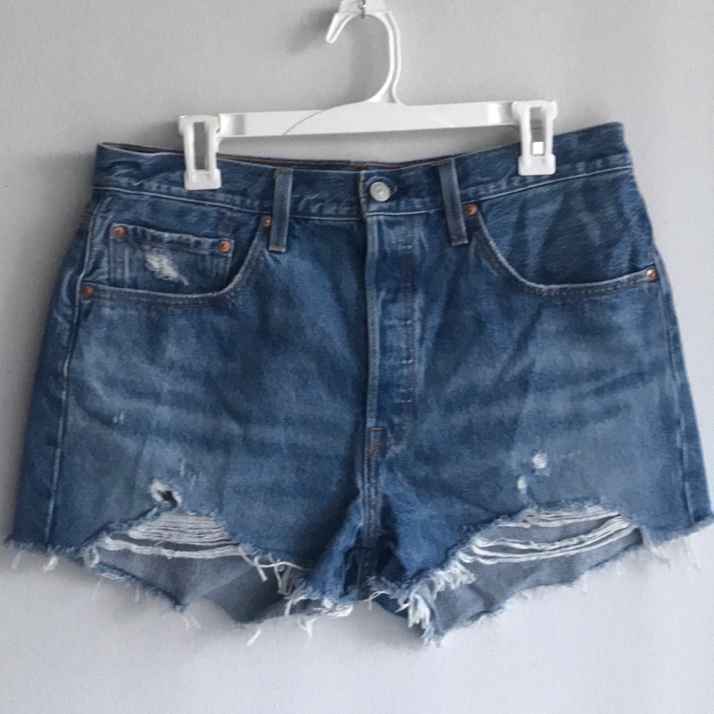Levi’s jeans short!